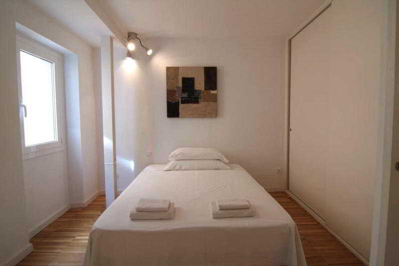 Borne Building Apartamentos Hotel