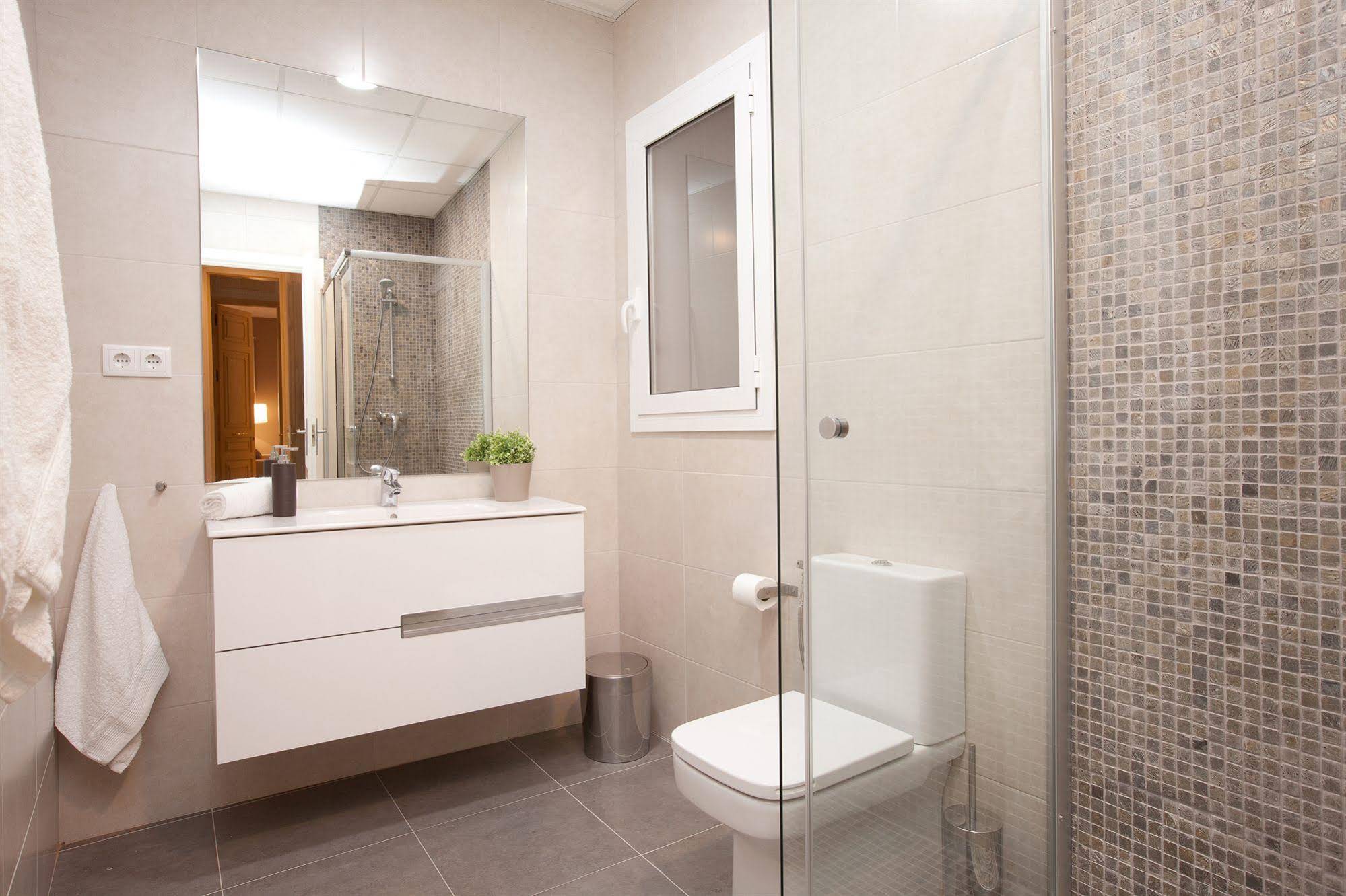 Click&Flat Seneca Suites