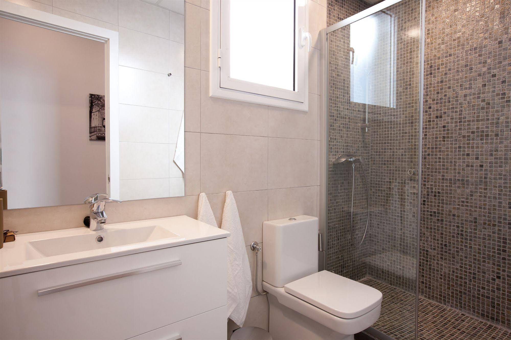 Click&Flat Seneca Suites