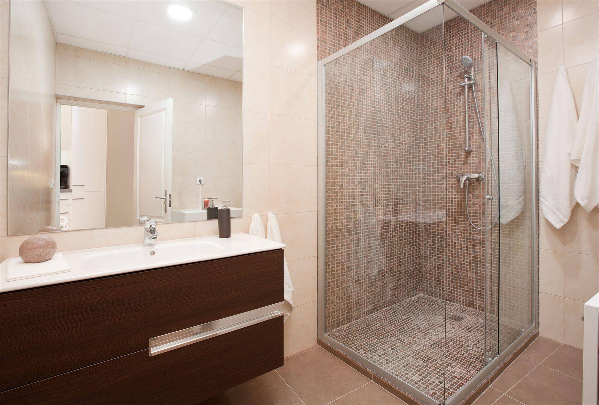 Click&Flat Seneca Suites