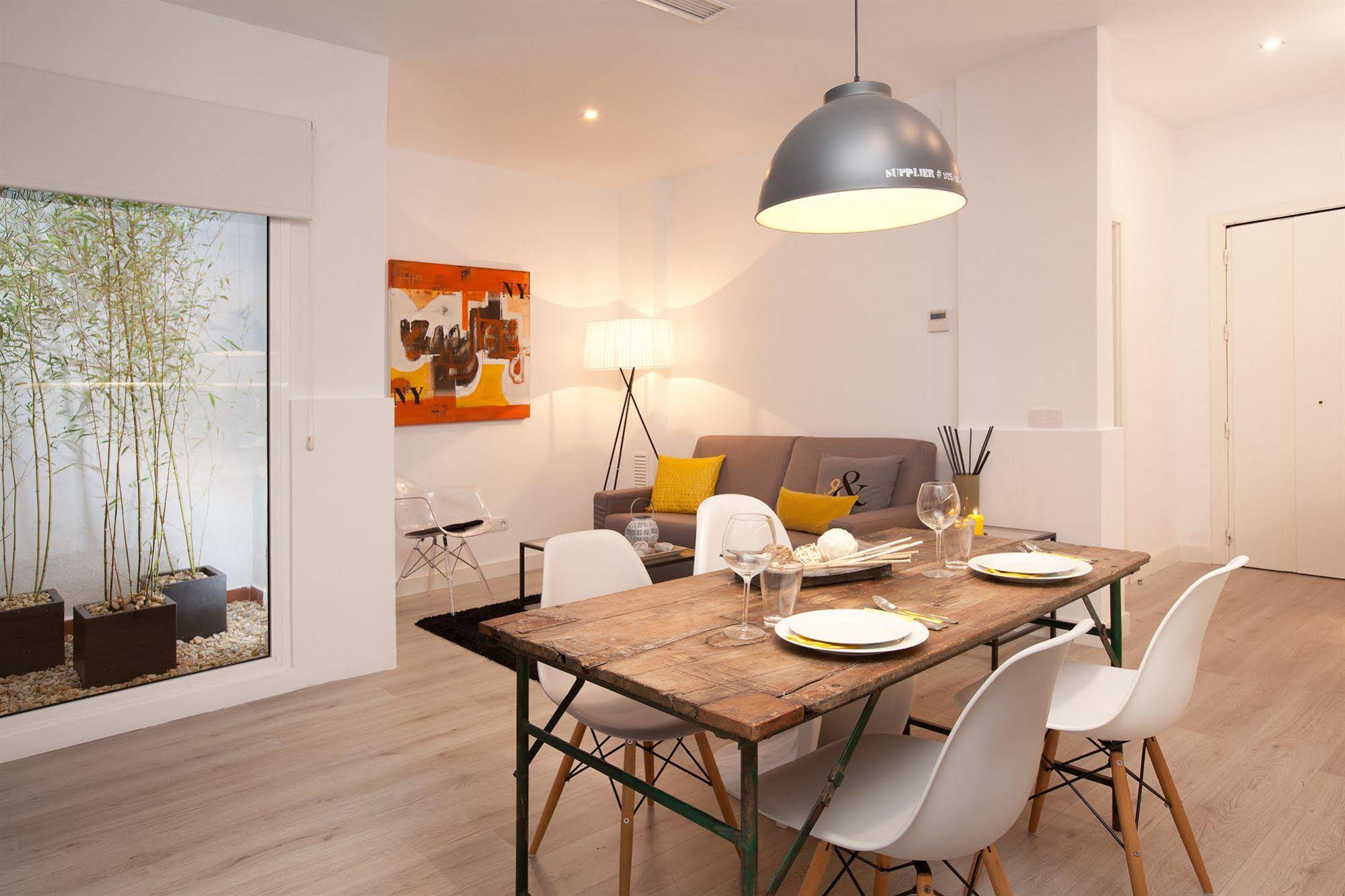 Click&Flat Seneca Suites