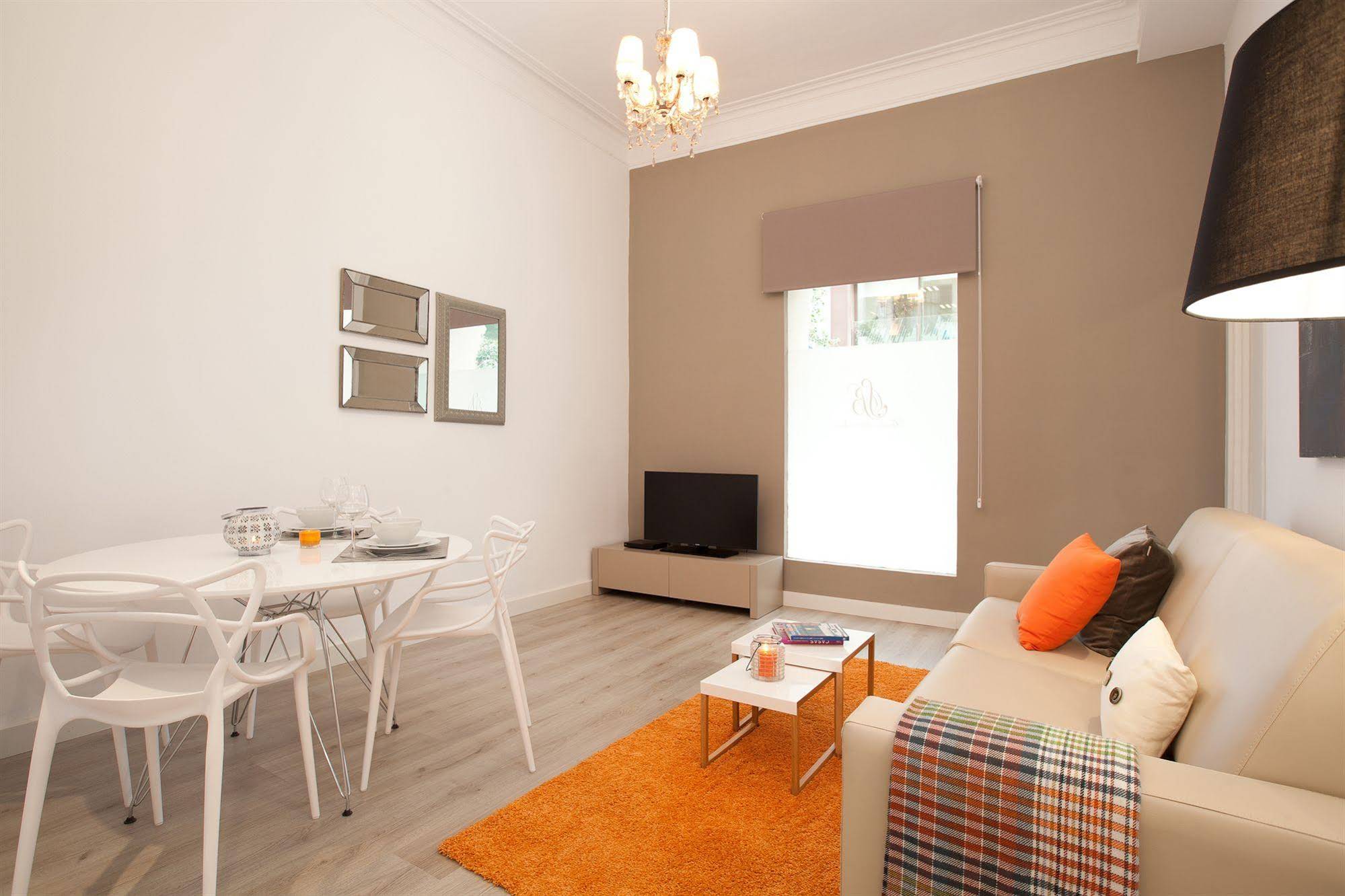Click&Flat Seneca Suites