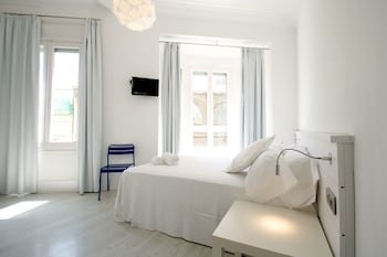 DingDong Express Hostel