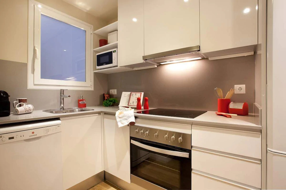 Enjoybcn Coliseum Apartments