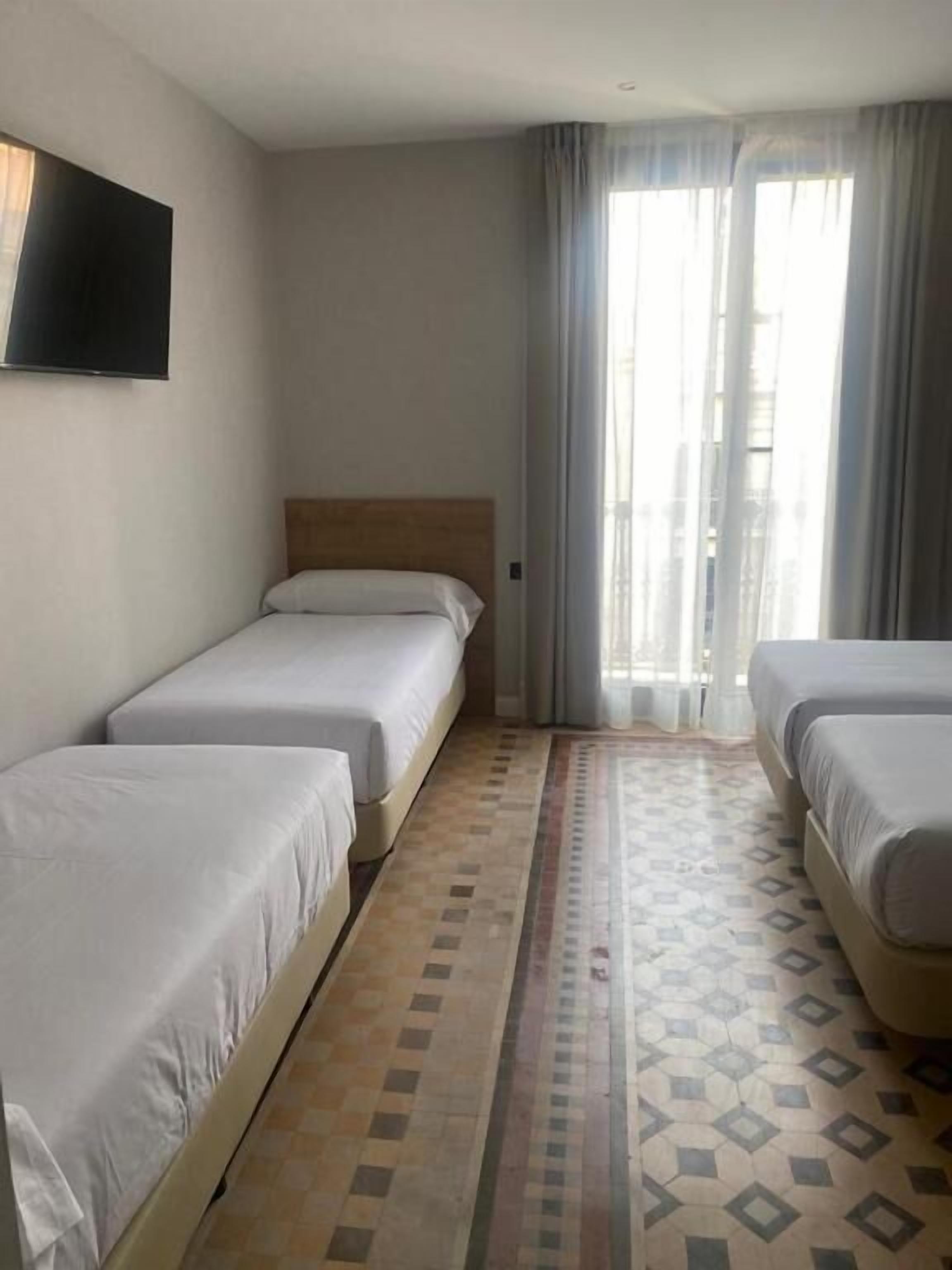 Fontanella by BCN URBAN ROOMS