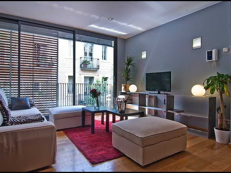 Gracia Pool Apartments Center