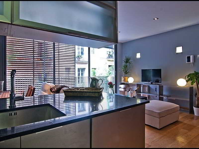 Gracia Pool Apartments Center