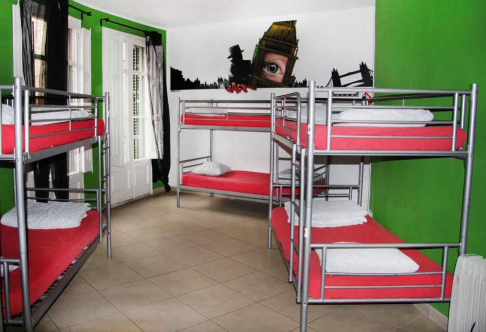 Graffiti Hostel