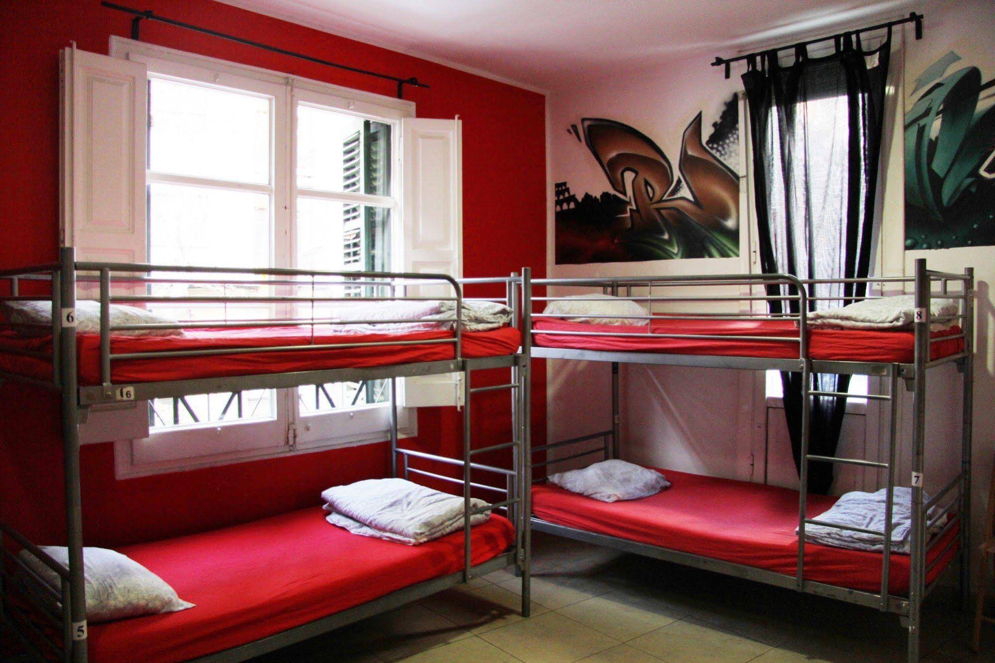 Graffiti Hostel