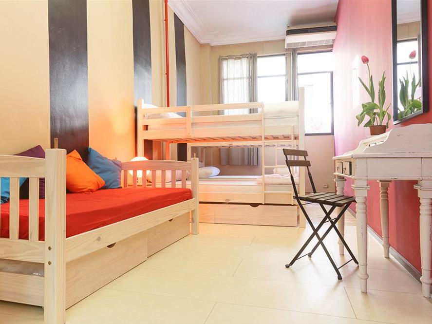 Hip Hostel