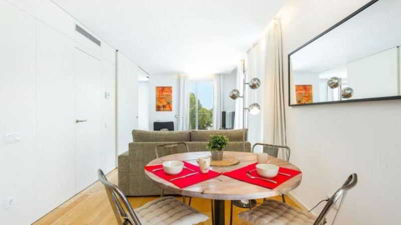 Urban District Apartments - Rambla Suites & Pool