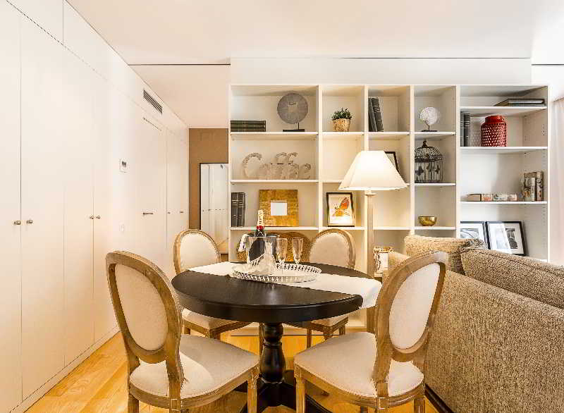 Urban District Apartments - Rambla Suites & Pool