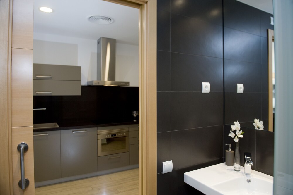 Home To Home Barcelona