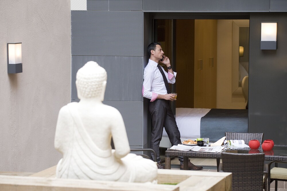 Home To Home Barcelona