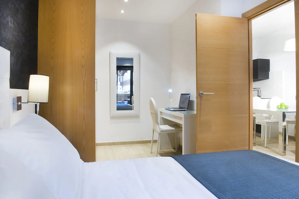 Home To Home Barcelona