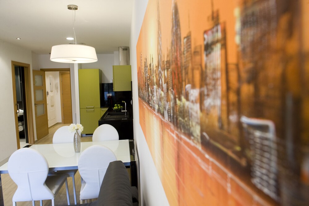 Home To Home Barcelona