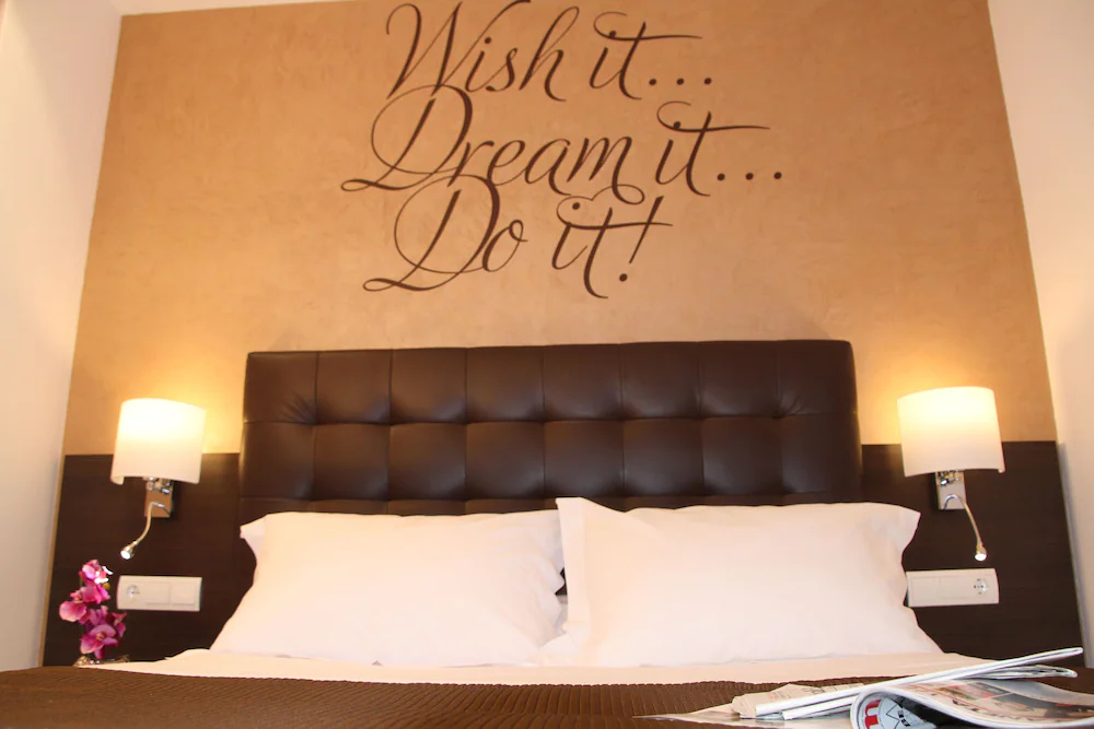 Home To Home Barcelona