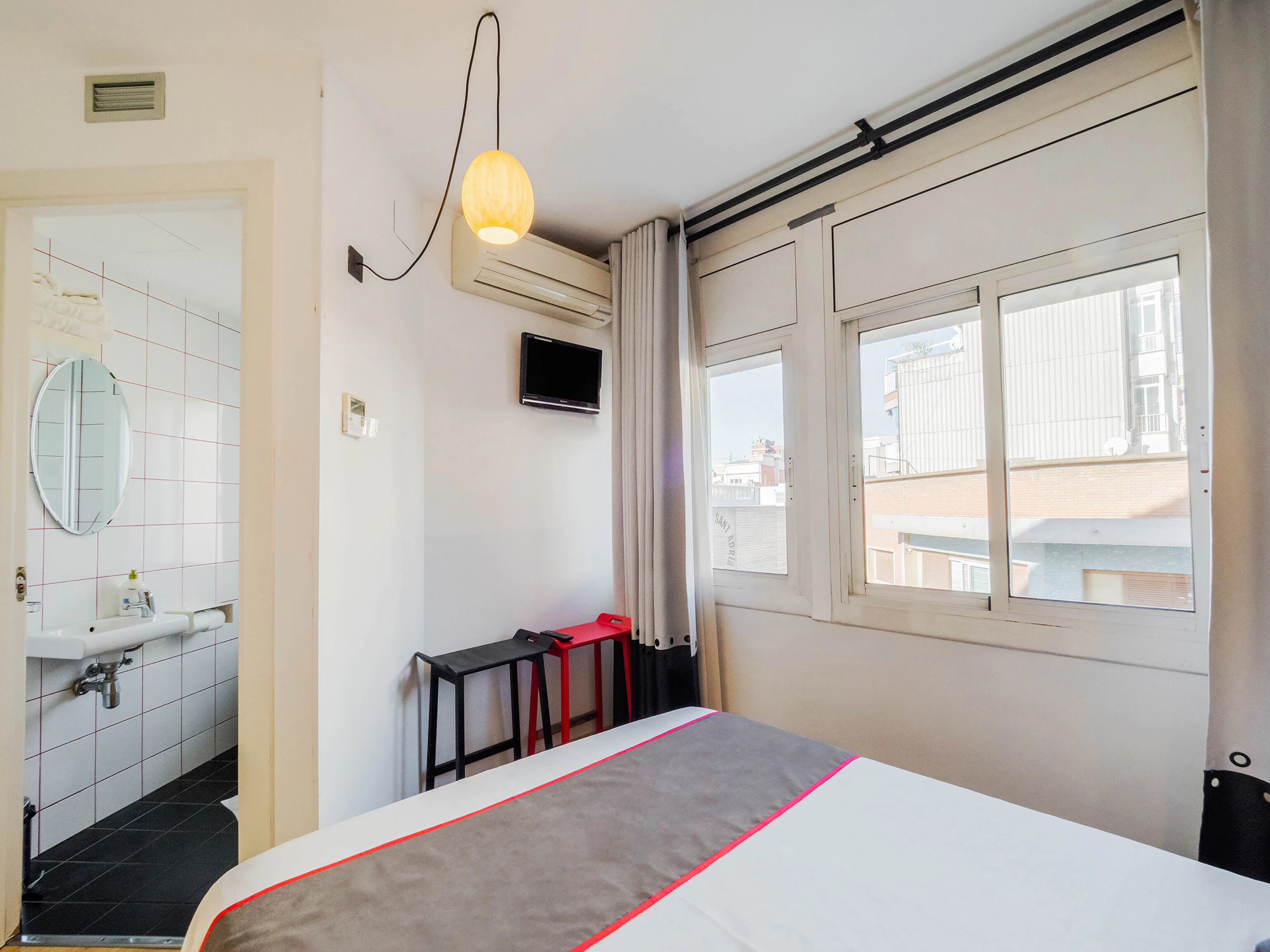 Hostal Athenas Sant Adria de Besos