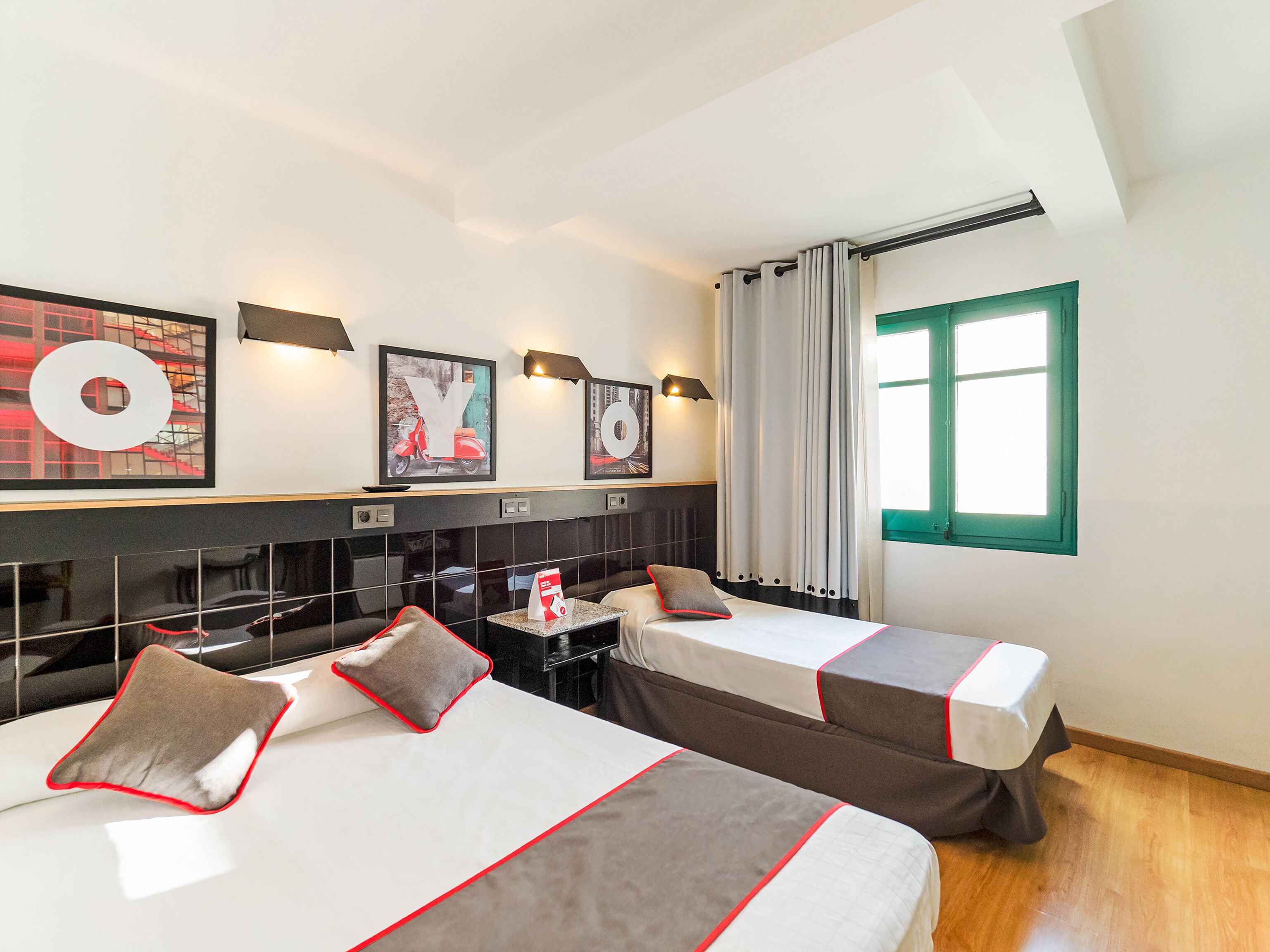 Hostal Athenas Sant Adria de Besos