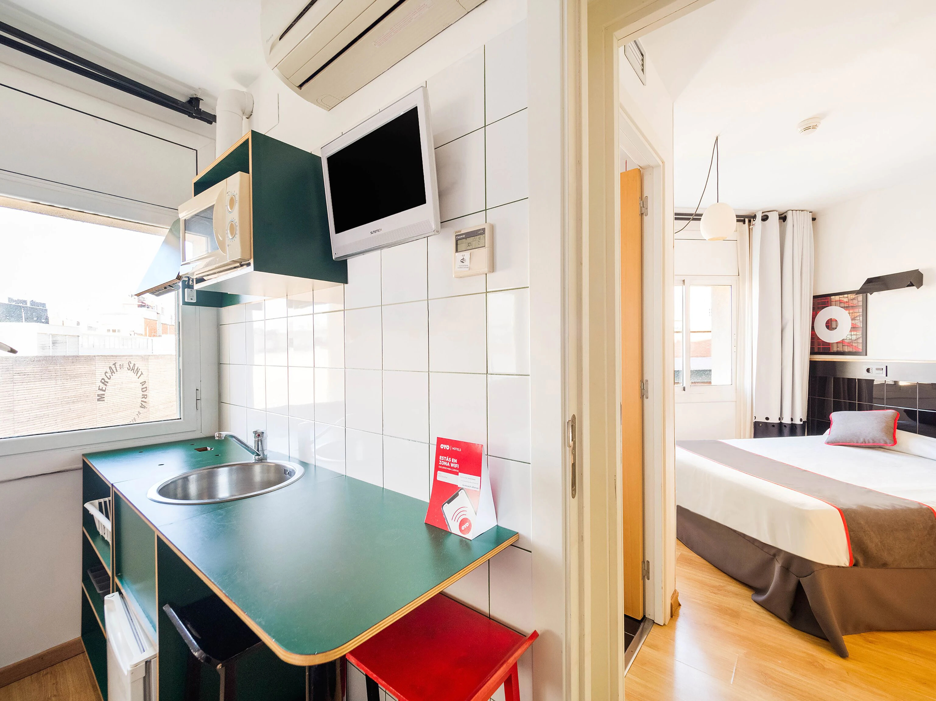 Hostal Athenas Sant Adria de Besos