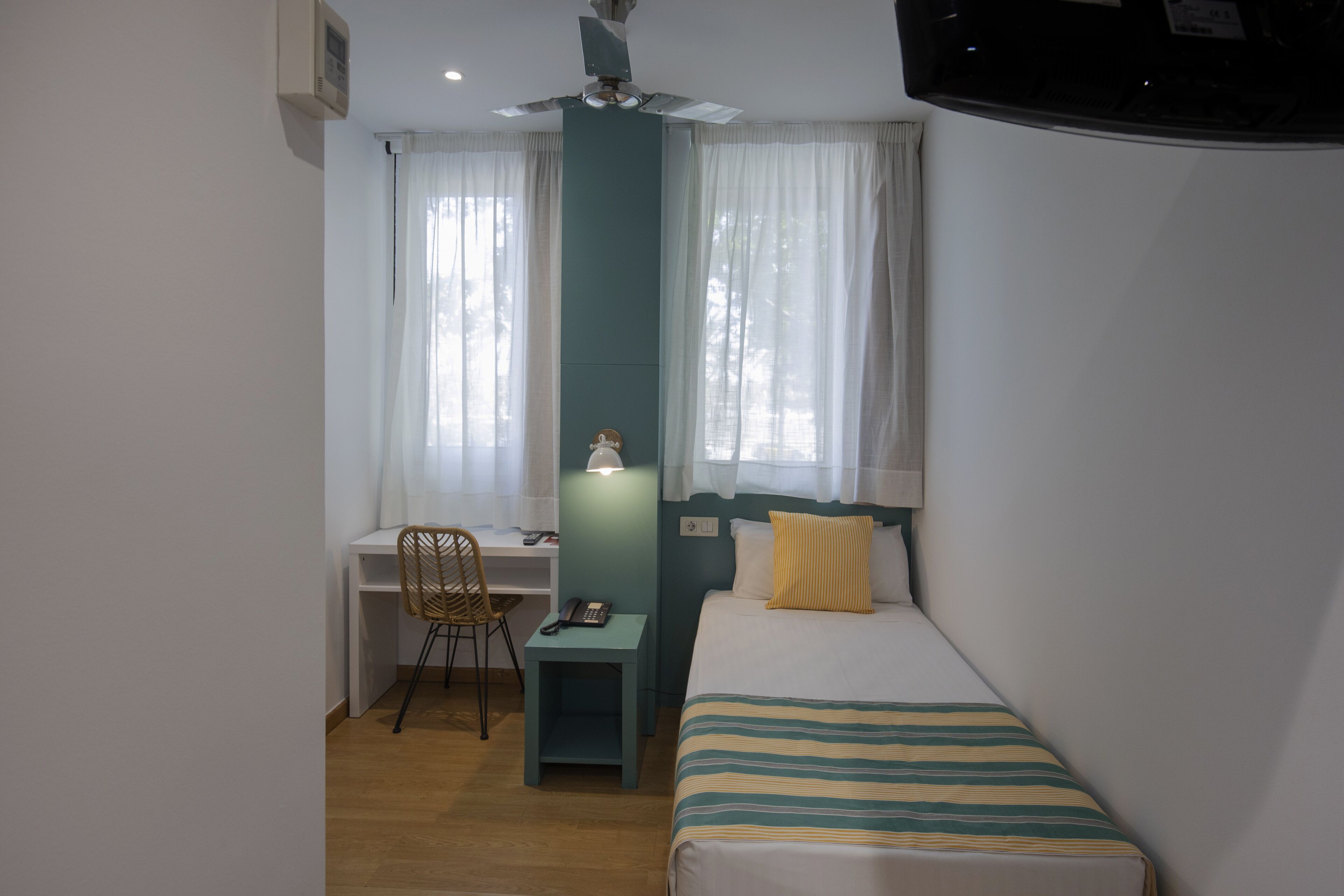 Hostal BCN Port