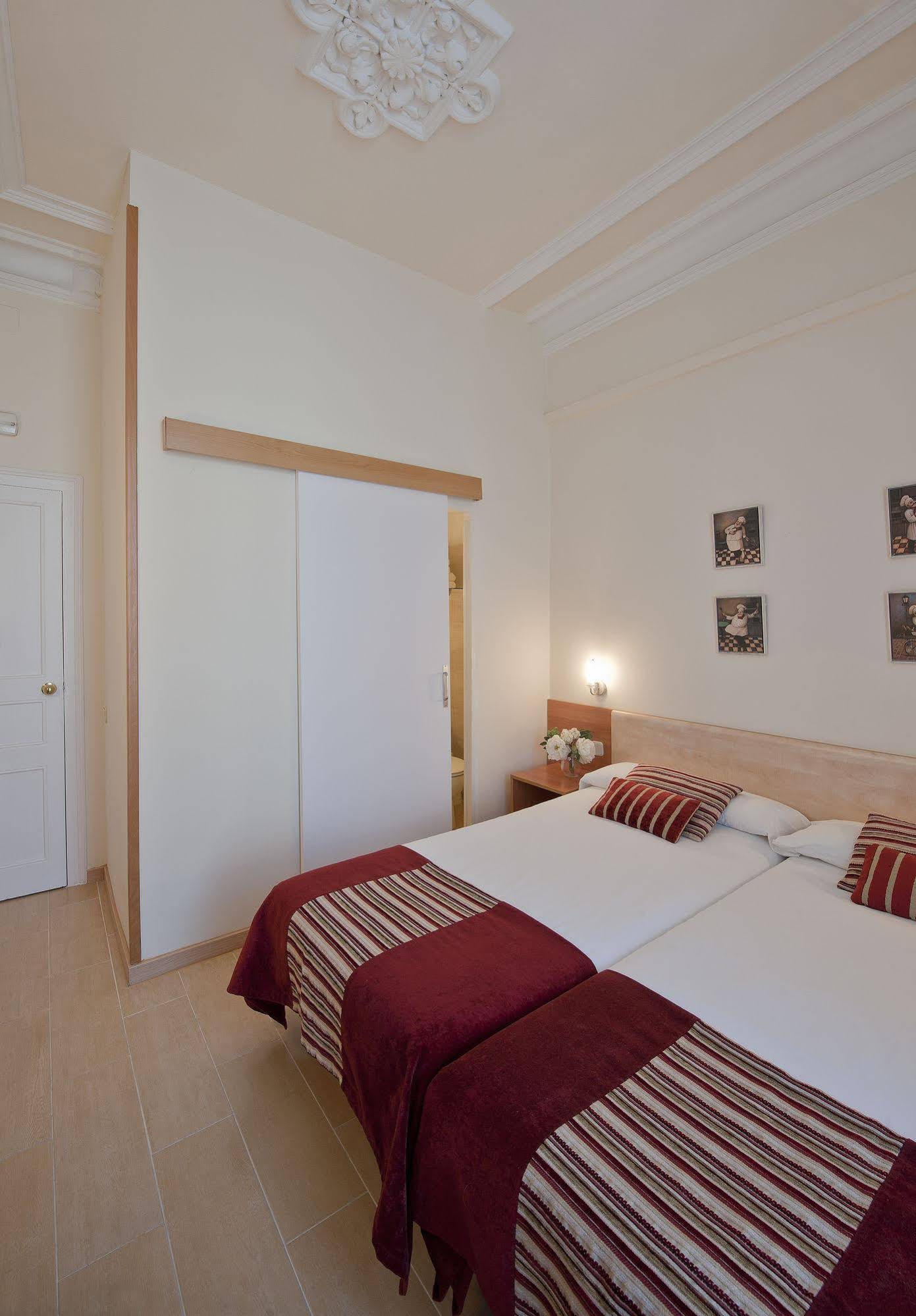 Hostal Central Barcelona