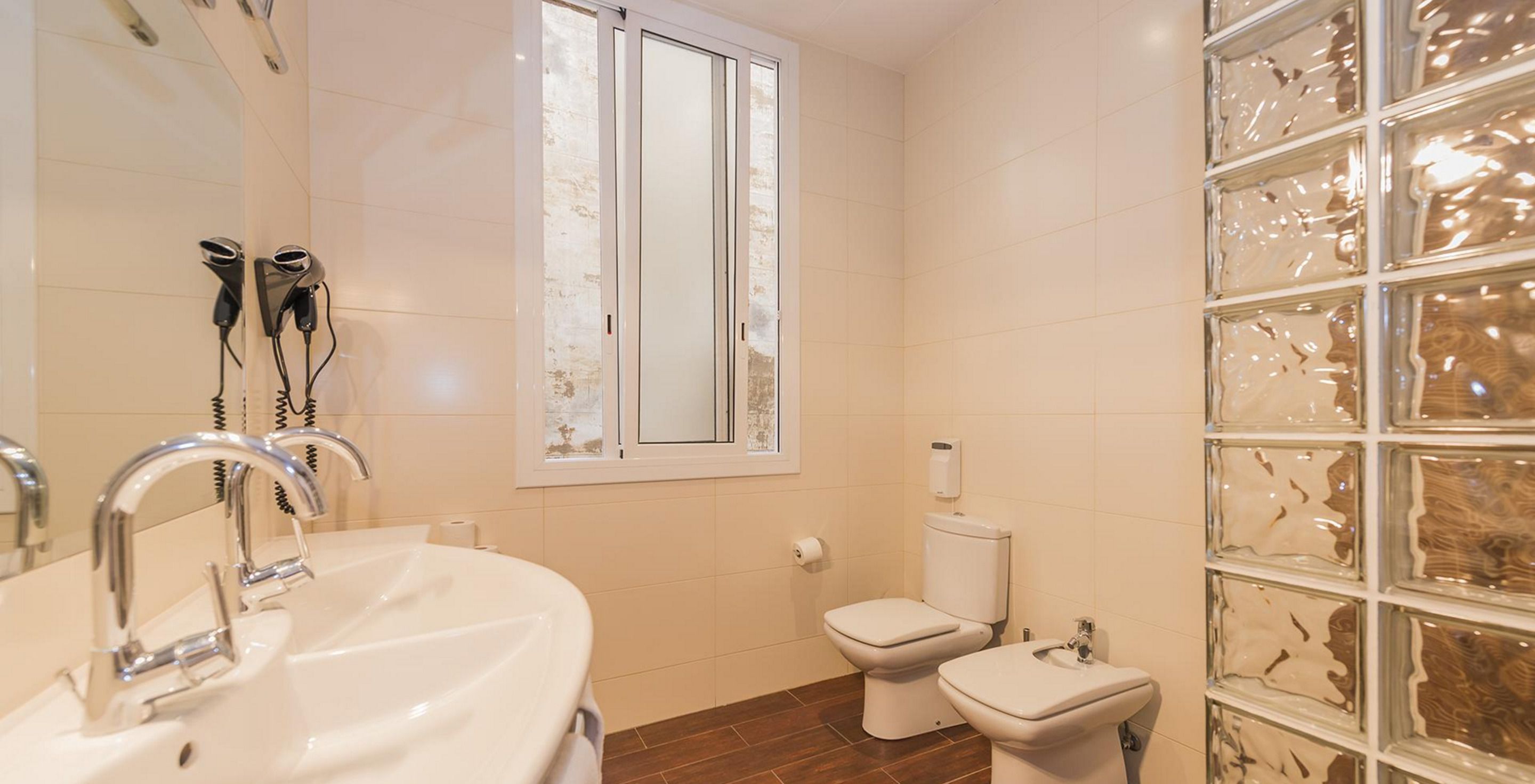 Hostal Girona