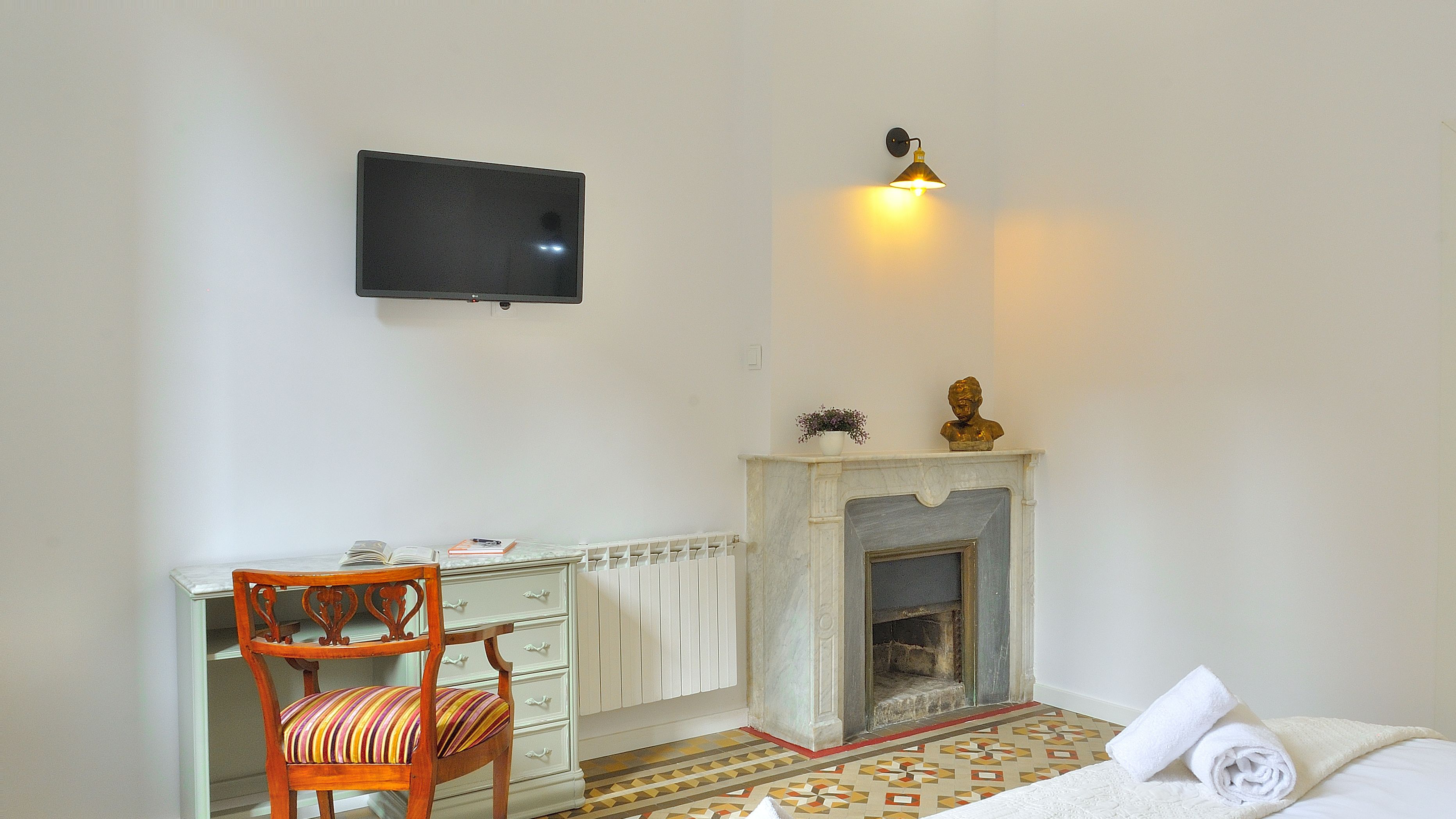 Hostal Girona