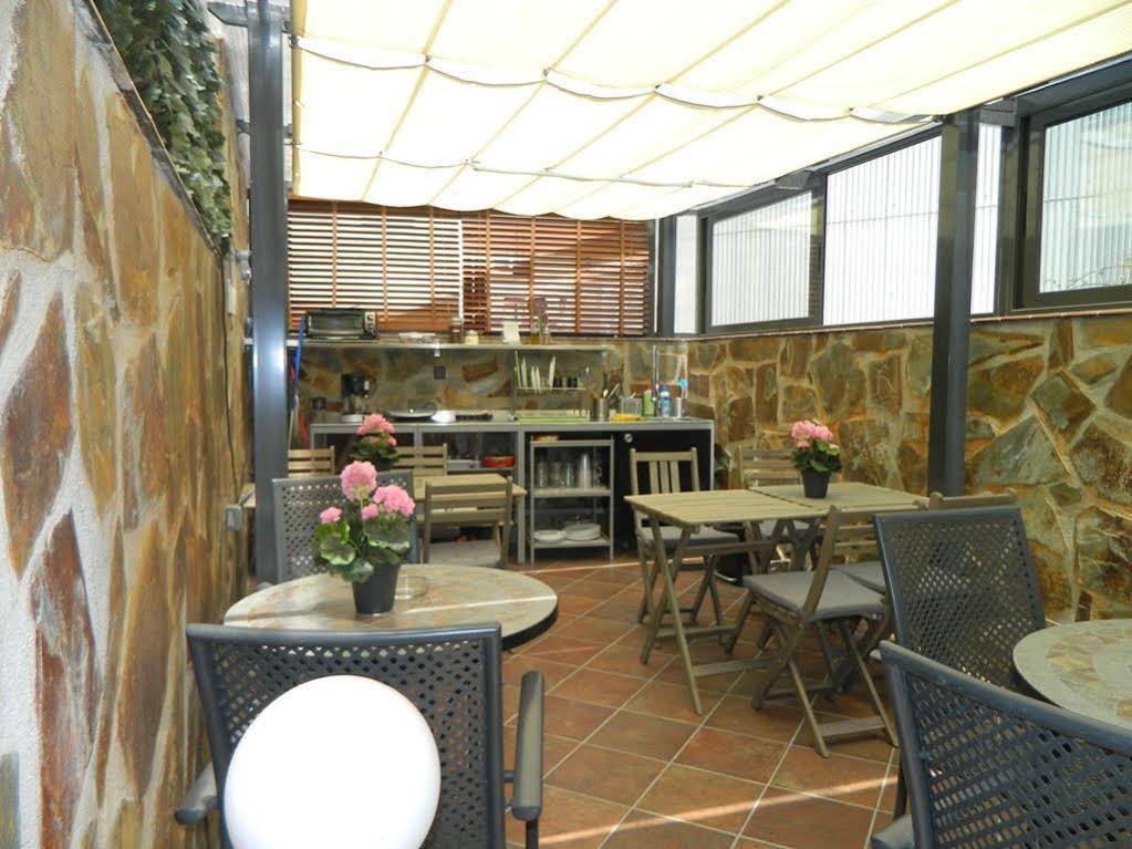 Hostal House