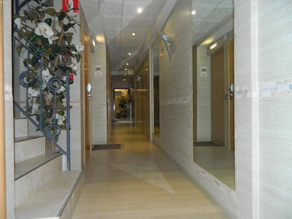 Hostal House