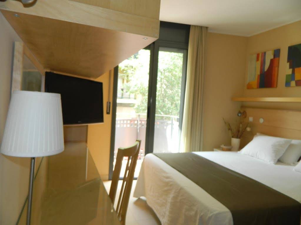Hostal House