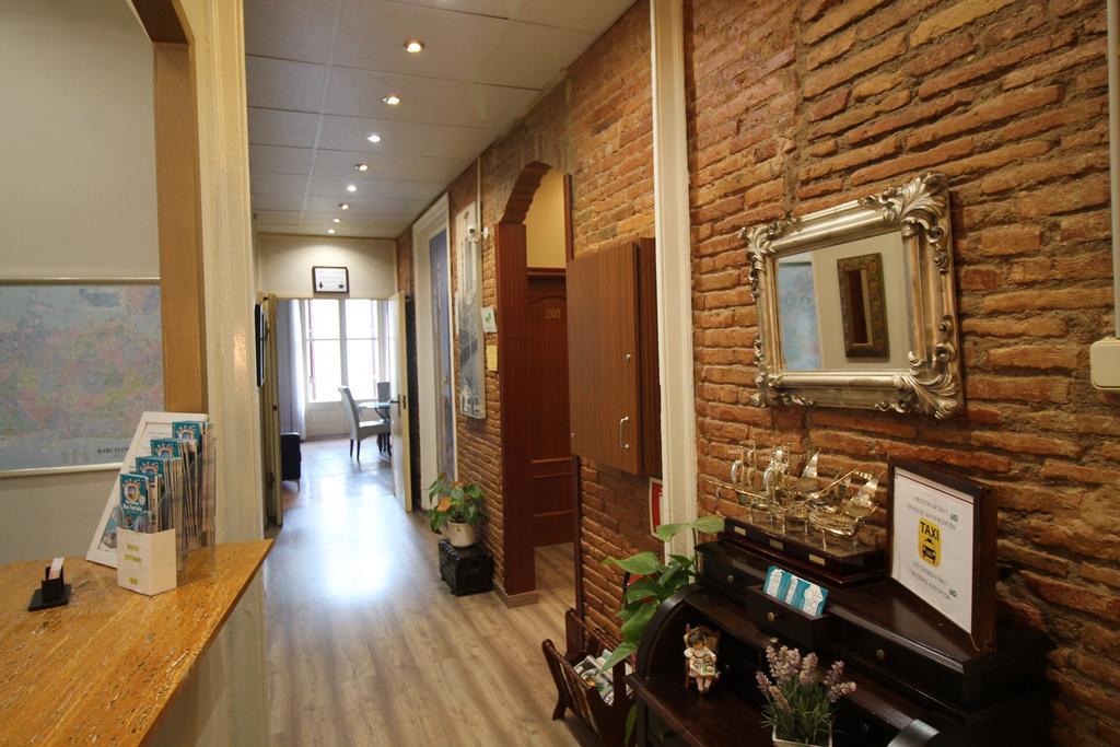 Hostal Orleans Barcelona