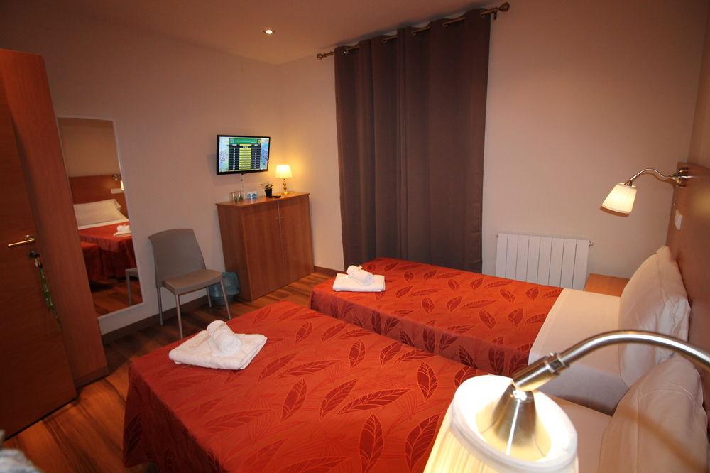 Hostal Orleans Barcelona