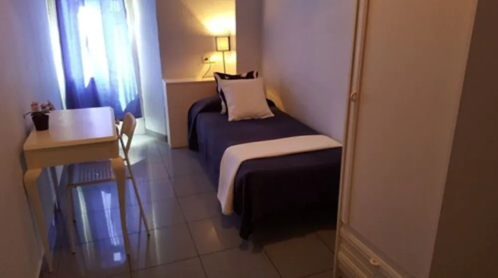 Hostal Parisien