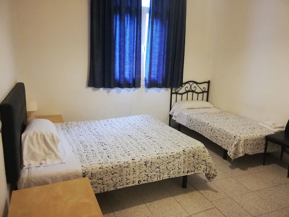 Hostal River