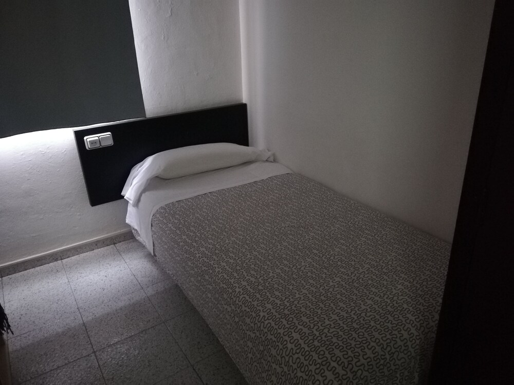 Hostal River