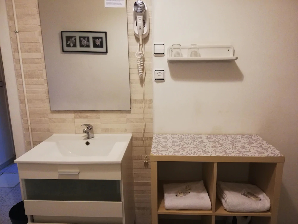 Hostal River