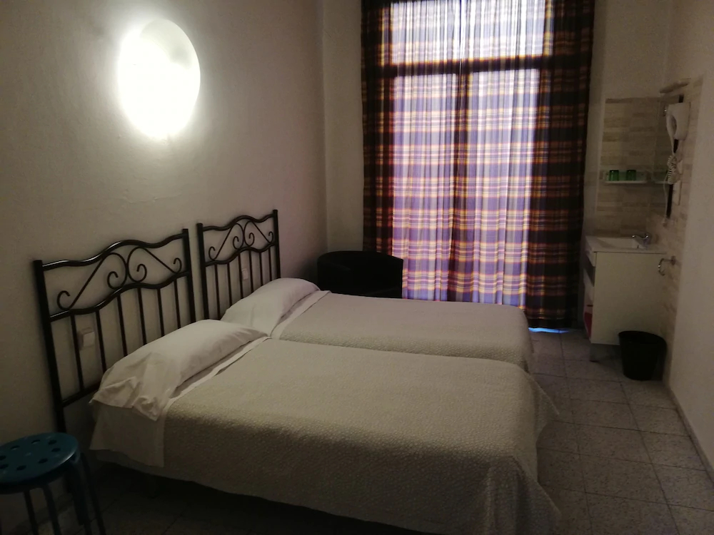 Hostal River