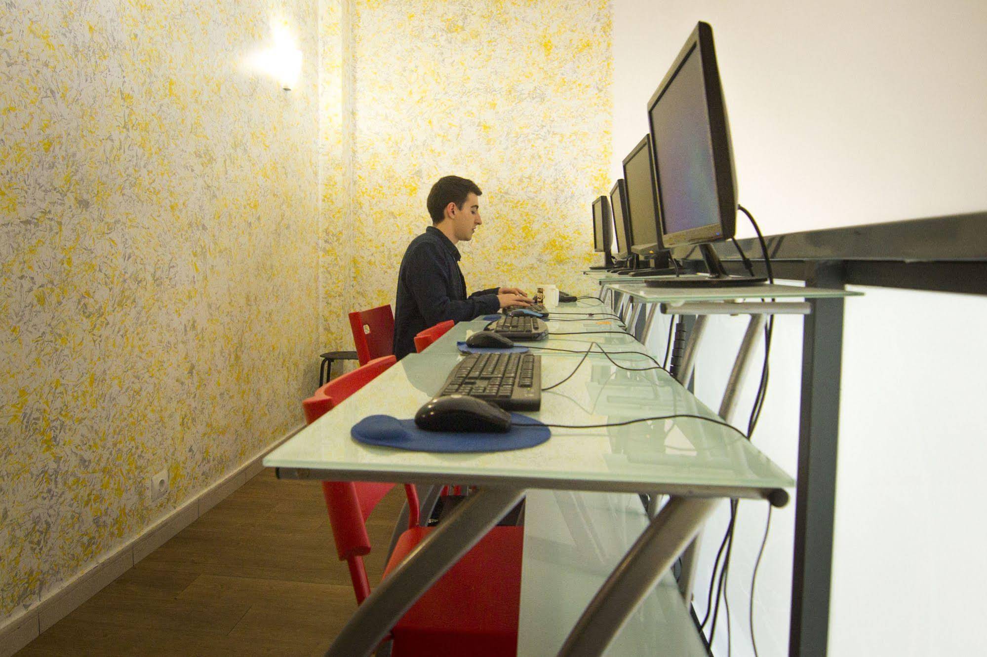 Hostel One Sants
