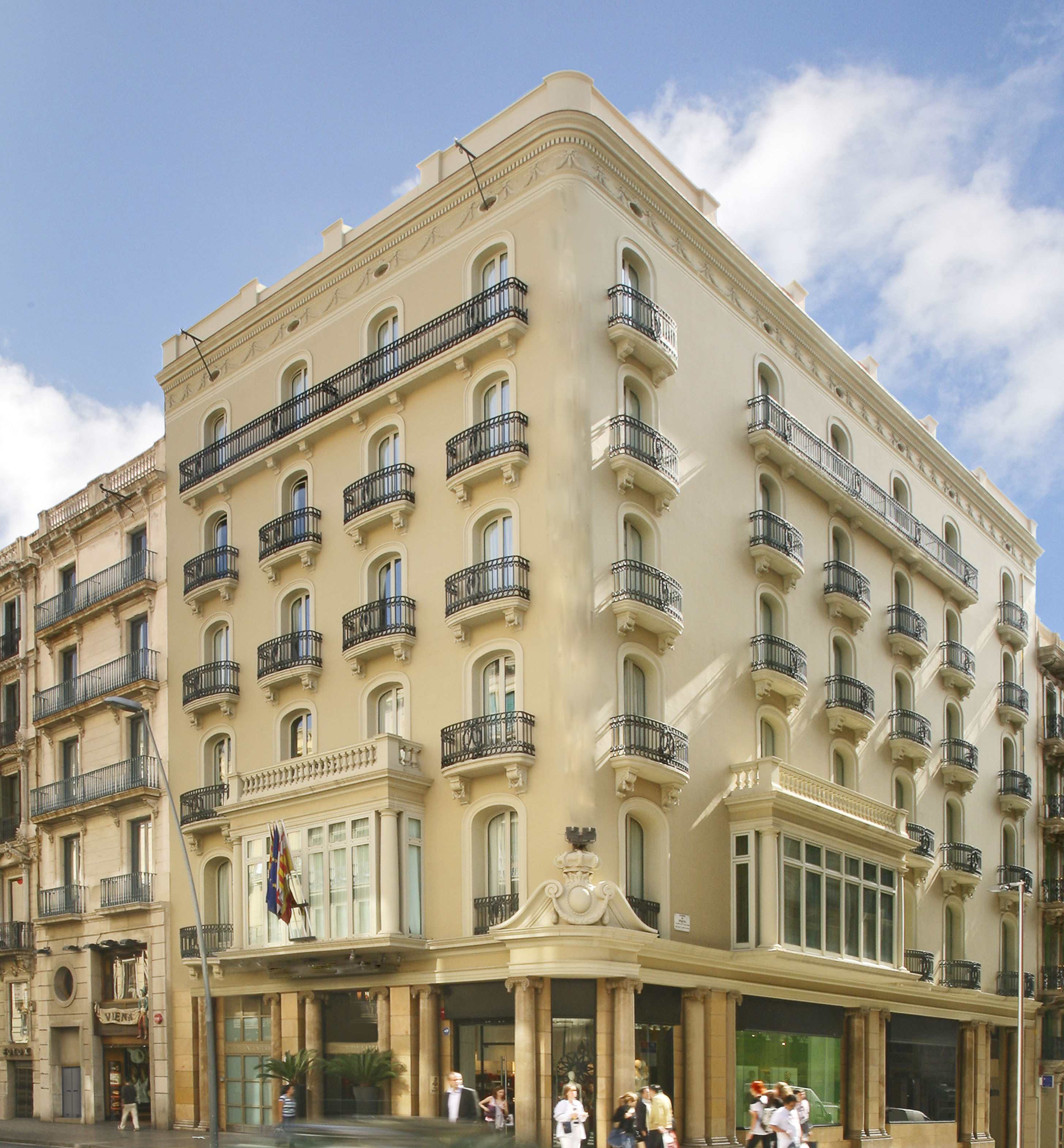 Hotel Midmost