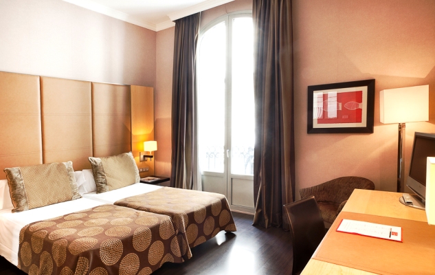 Hotel Midmost