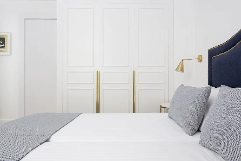 Hotel Midmost