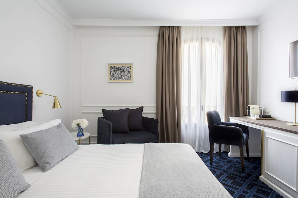 Hotel Midmost