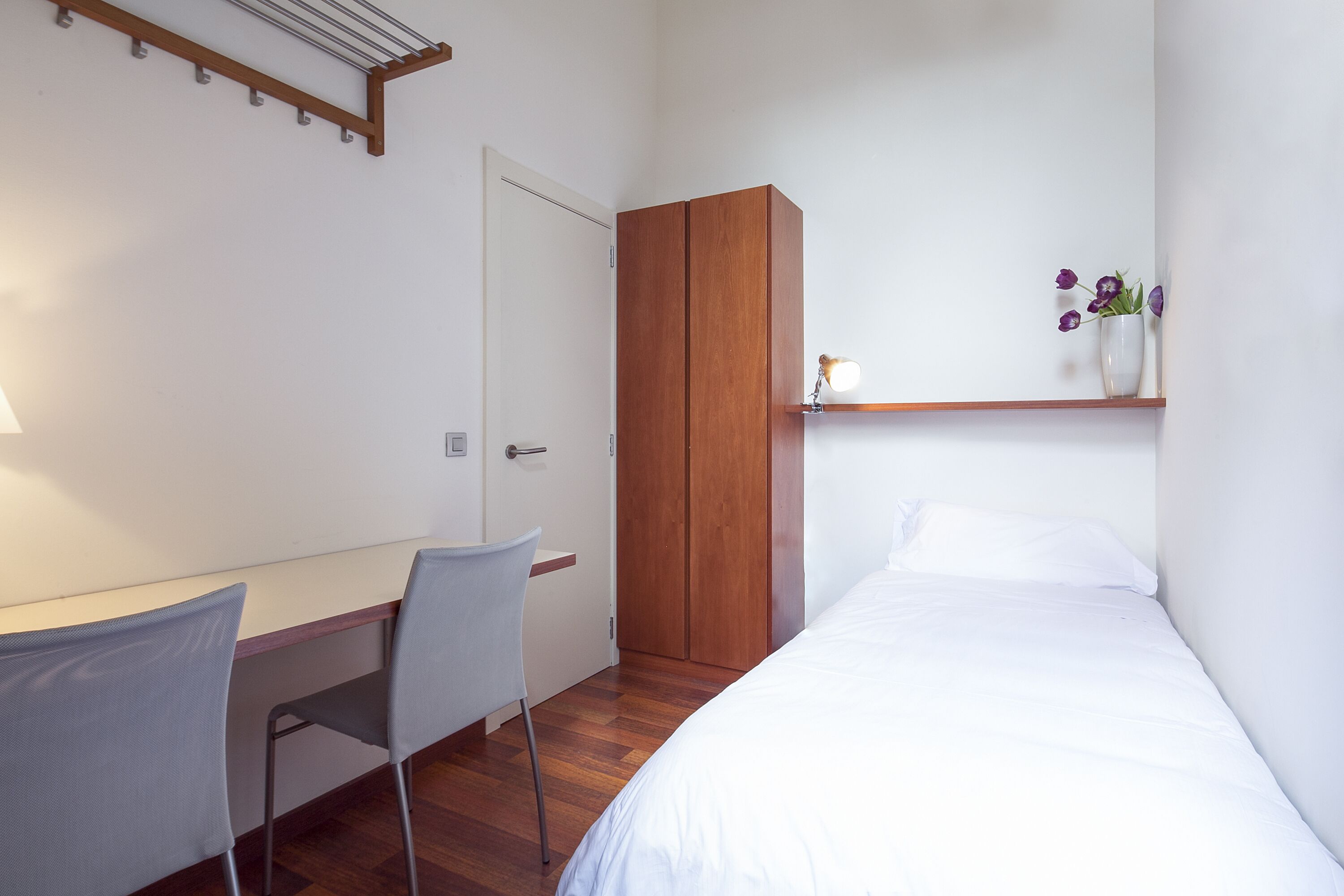 Inside Barcelona Apartments Mercat