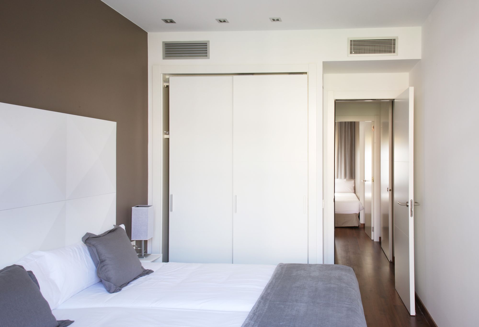 MH Apartments Central Barcelona