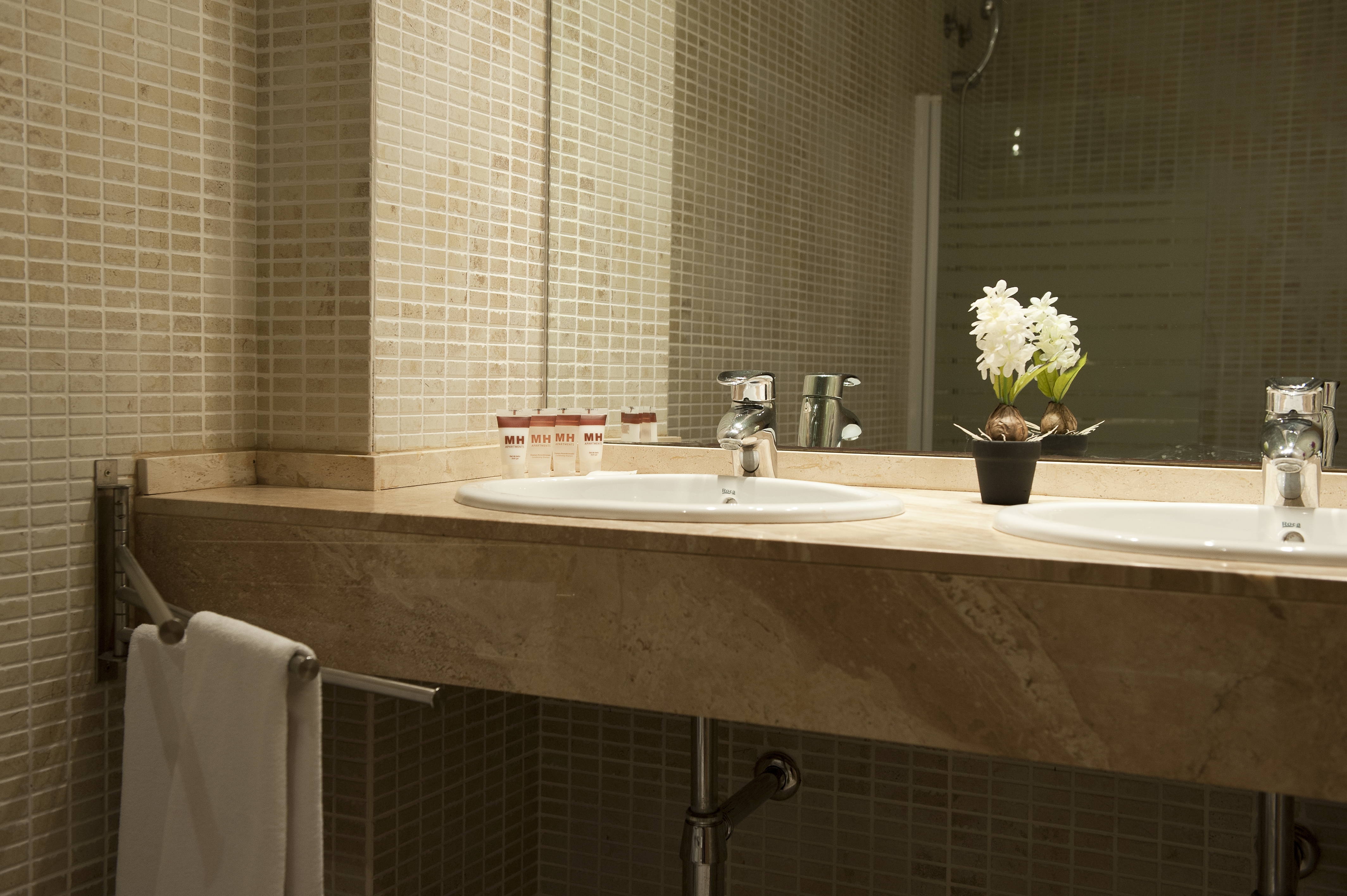 MH Apartments Gracia
