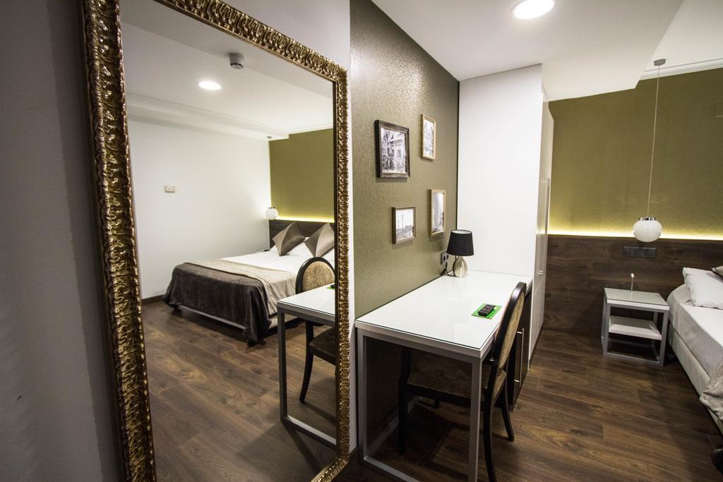 Hotel Moderno Barcelona