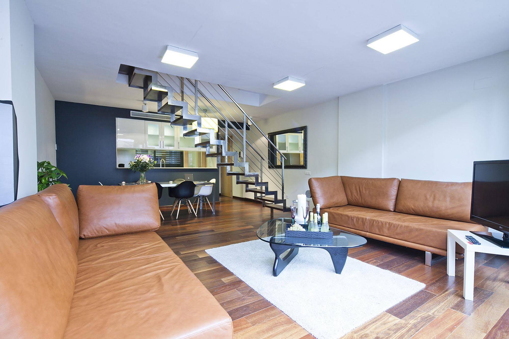 My Space Barcelona Gracia Pool Center