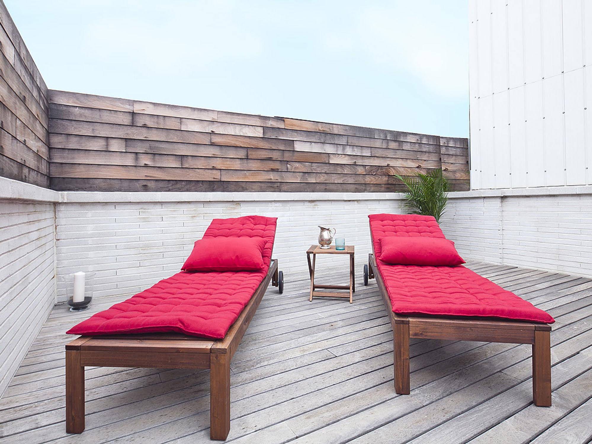 My Space Barcelona Gracia Pool Center