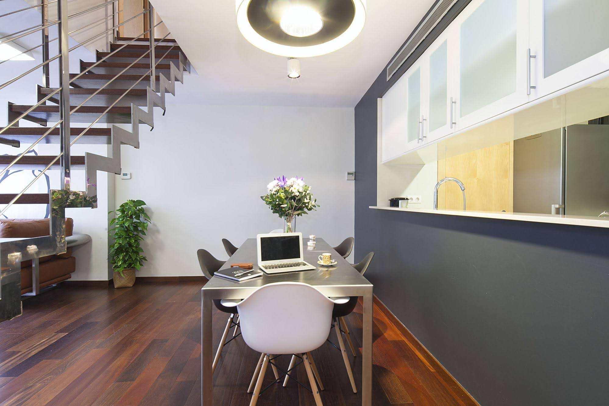 My Space Barcelona Gracia Pool Center
